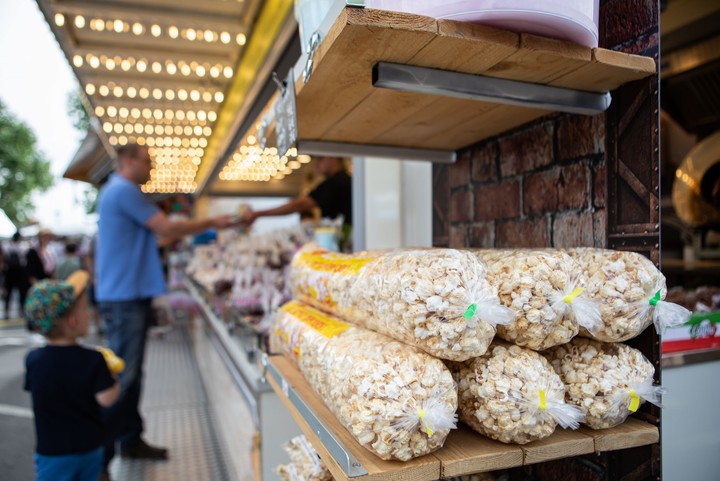 Annual tradition: Politicians and journalists meet for informal gathering at Octave market