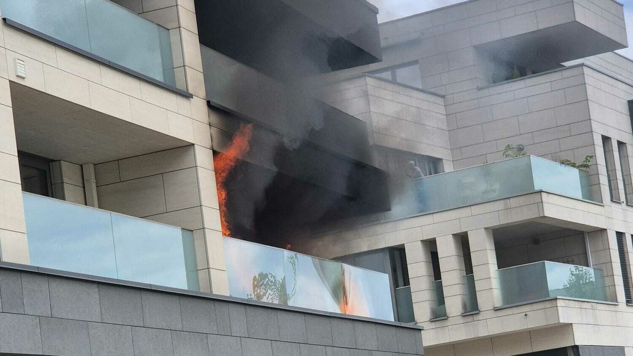 Fire brigade intervention: Balcony and apartment on fire at Place Thorn in Merl