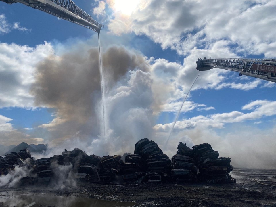 Overnight blaze: Metal waste fire at ArcelorMittal sends smoke over Esch-sur-Alzette Overnight blaze: Metal waste fire at ArcelorMittal sends smoke over Esch-sur-Alzette