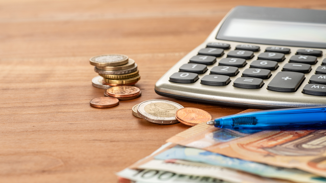 Redirecting CO2 tax revenue: PM Frieden’s proposal to put climate funds towards pension plan sparks debate Redirecting CO2 tax revenue: PM Frieden’s proposal to put climate funds towards pension plan sparks debate