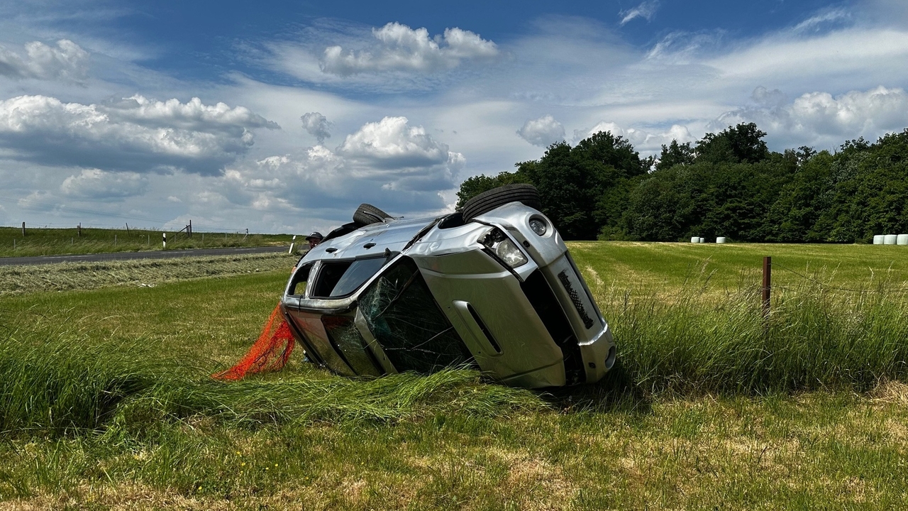 Rollover crash: Driver unharmed after dramatic accident near Consdorf Rollover crash: Driver unharmed after dramatic accident near Consdorf